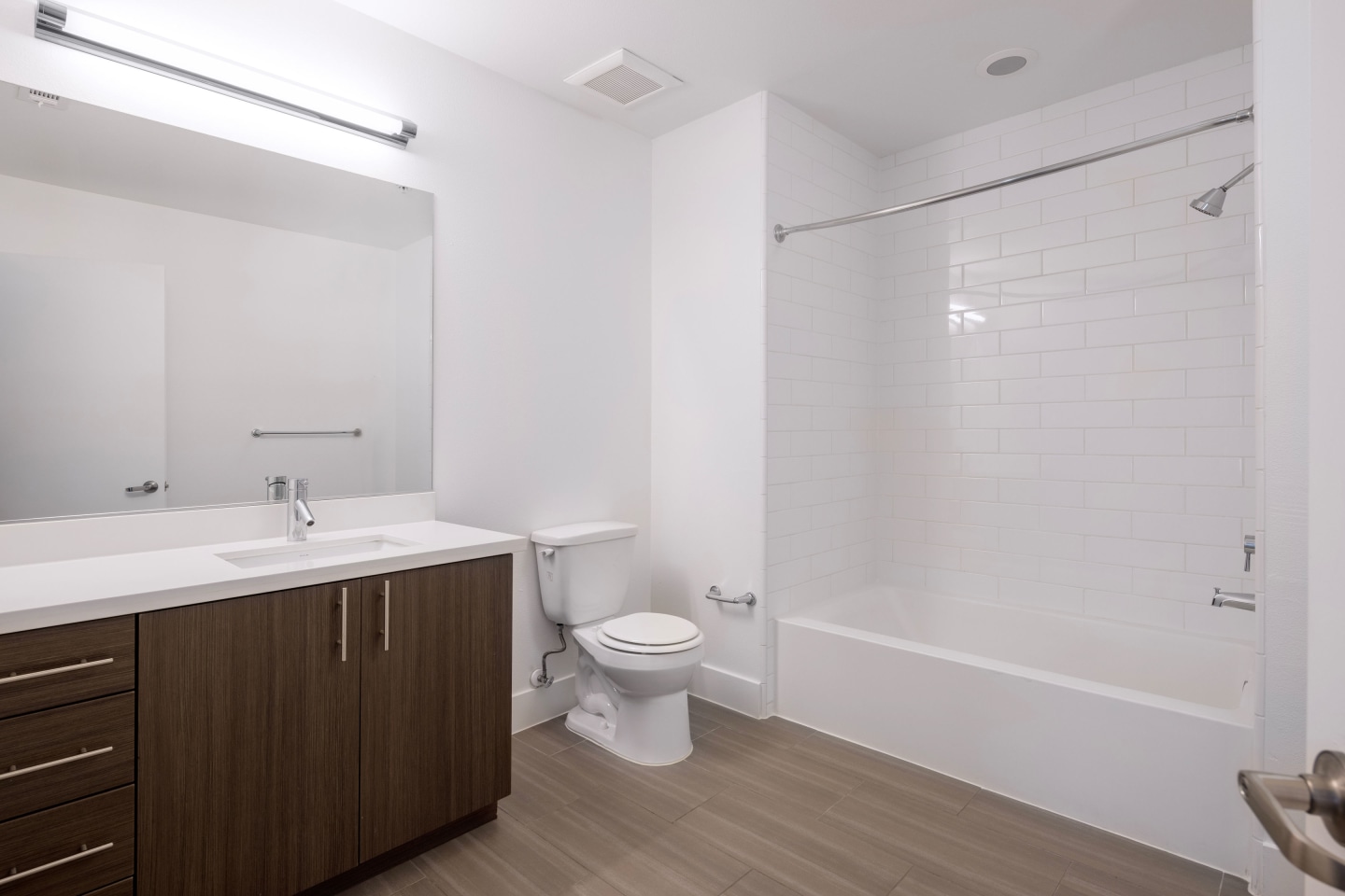 Loft House Image 26