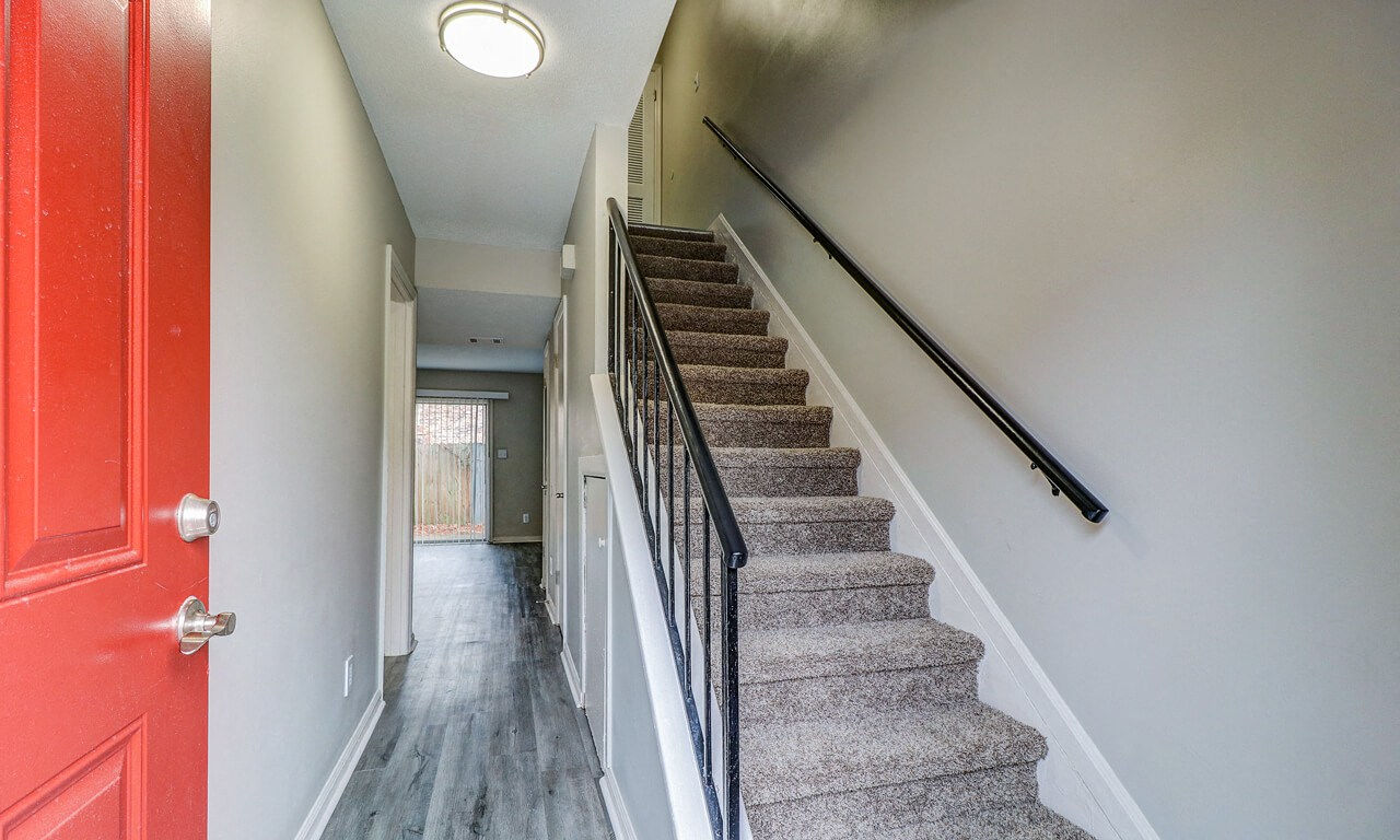 Savan Pointe Townhomes East and West Image 16
