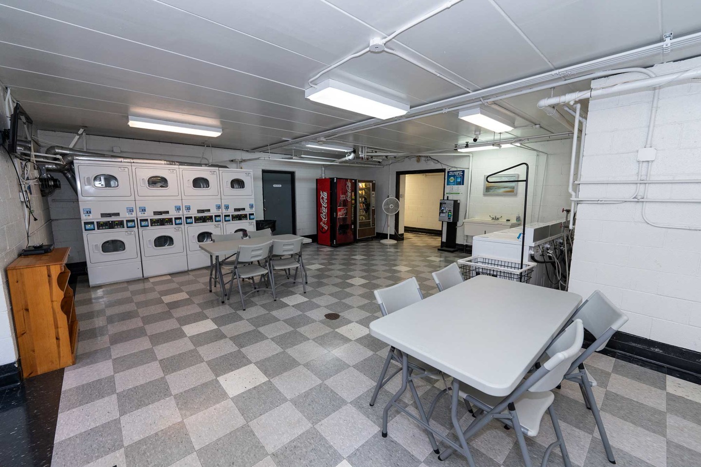 Laurel Village Apartments Image 15