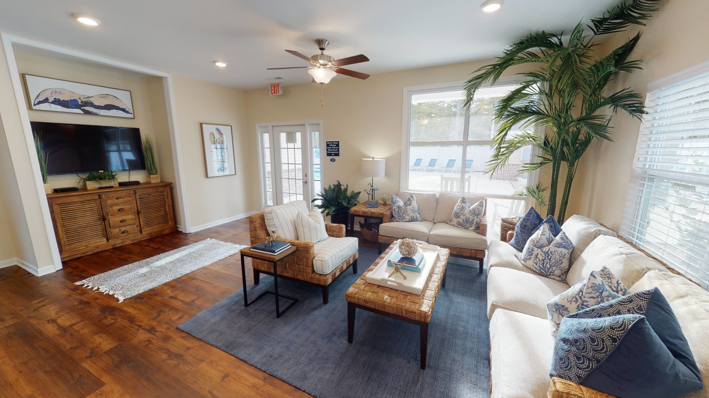 River Oaks Village Image 17