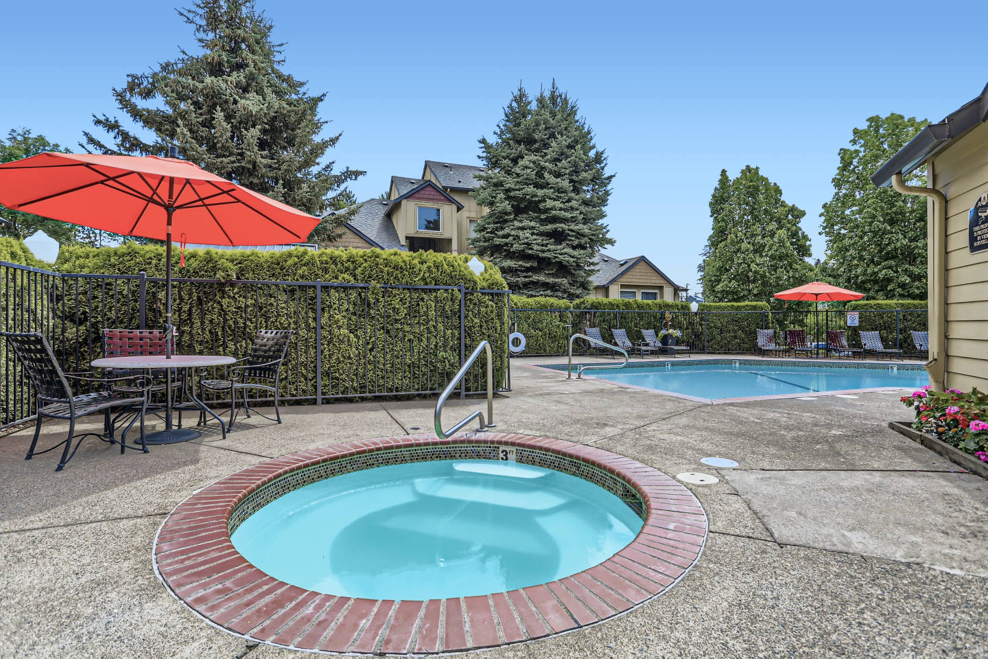 Sunnyside Village Image 17