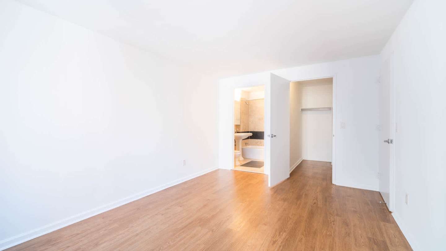 300 East 39th Image 39