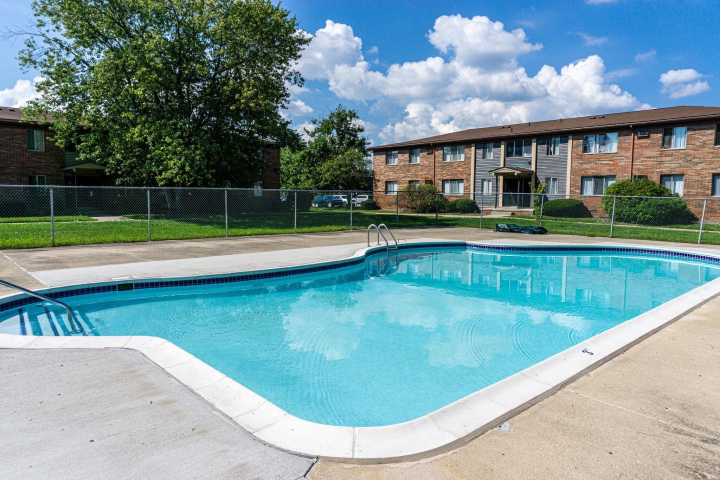 Golf Manor Apartments Image 12