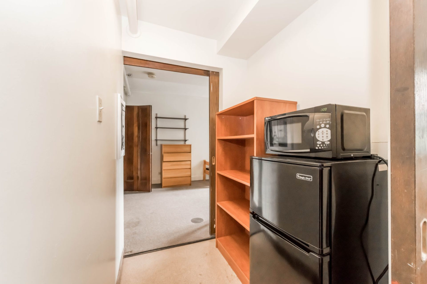 Co Living- 5748 Blackstone Image 18