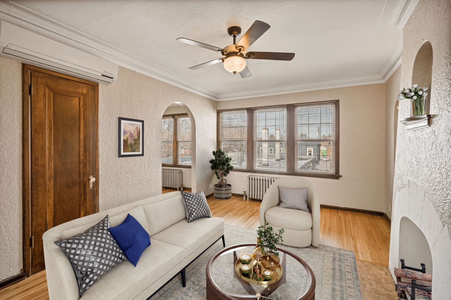 Rustic Lodge Apartments Image 12