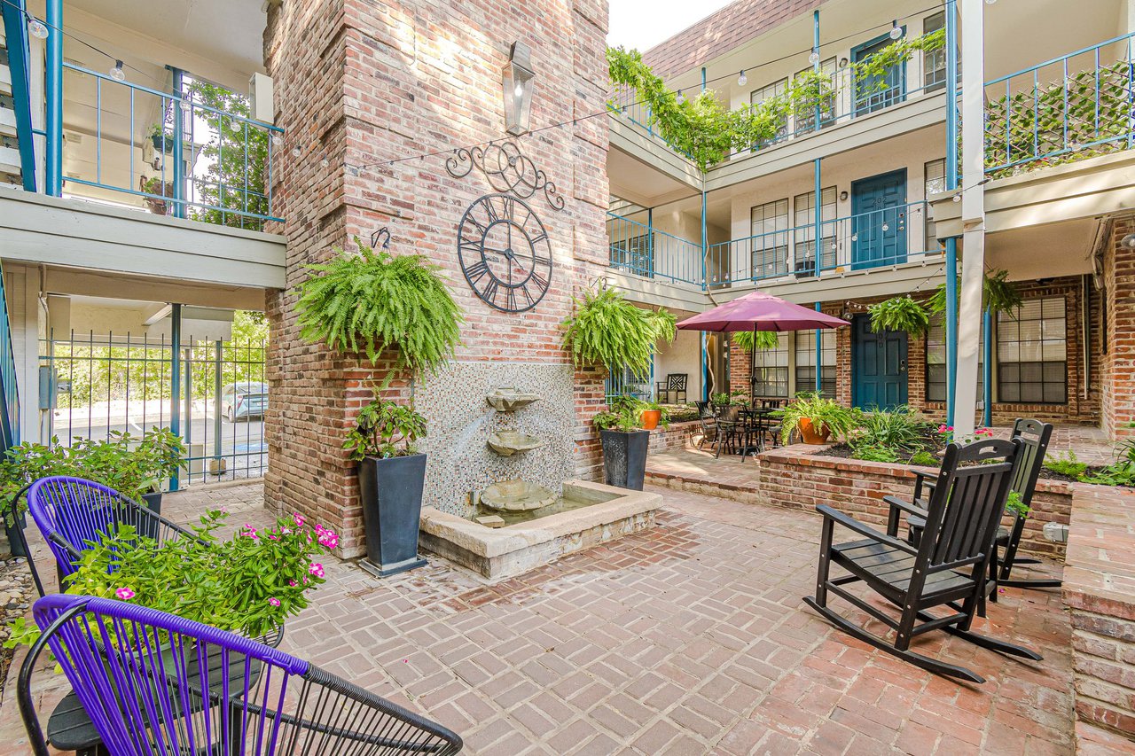 French Place Image 20