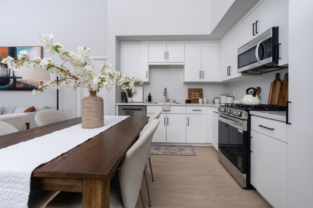 Downtown Ontario Luxury Apartments Image 42
