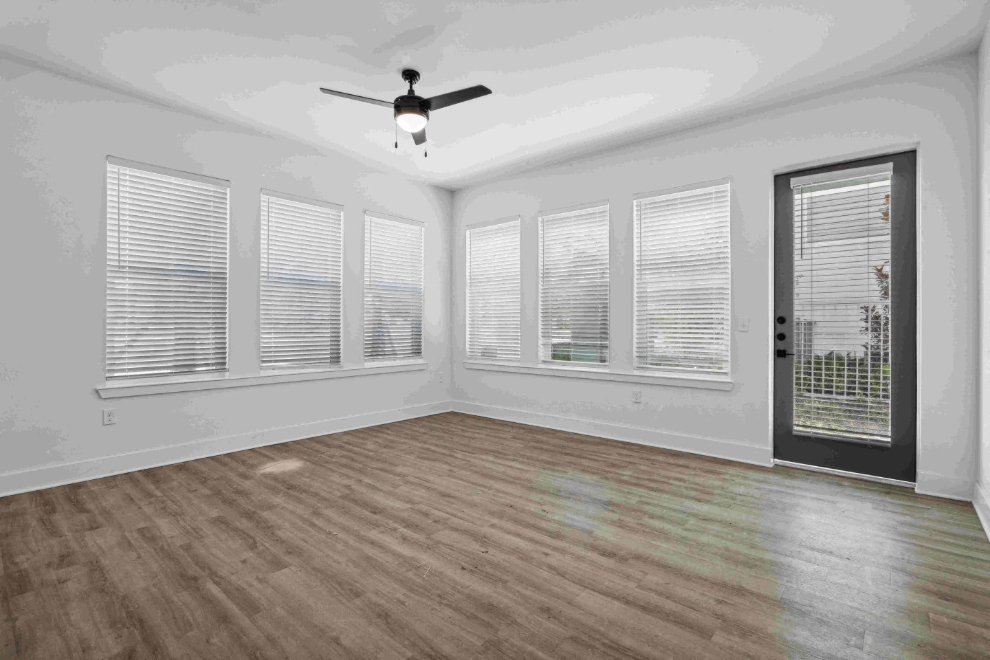 Linz Bayview Apartments Image 7