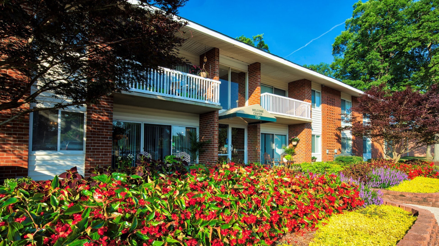 Pinewood Gardens Apartments Image 4