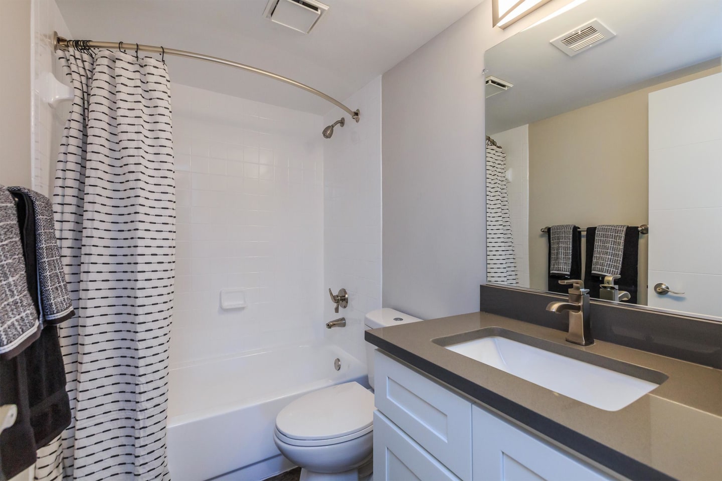 Latitude Pointe Image 78