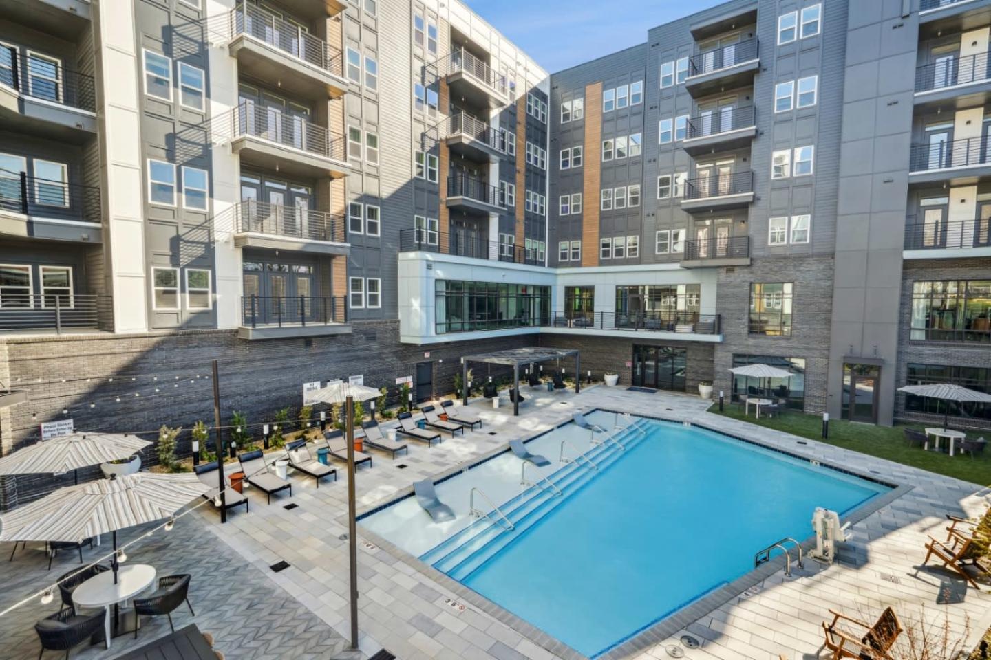 900 Willow Image 10