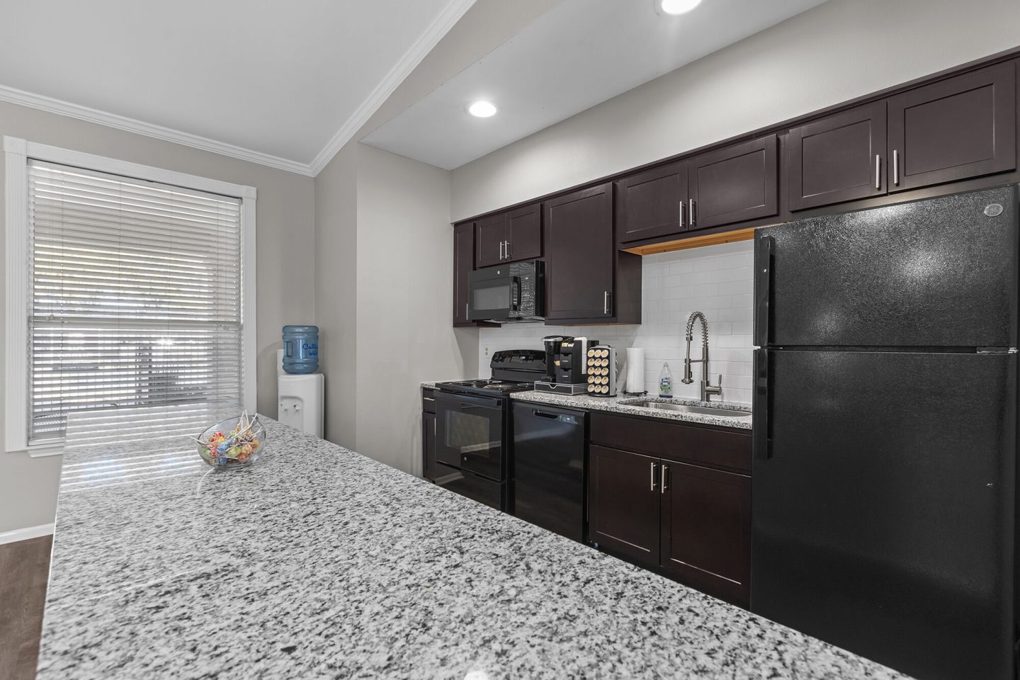 Encino Park Apartments Image 10