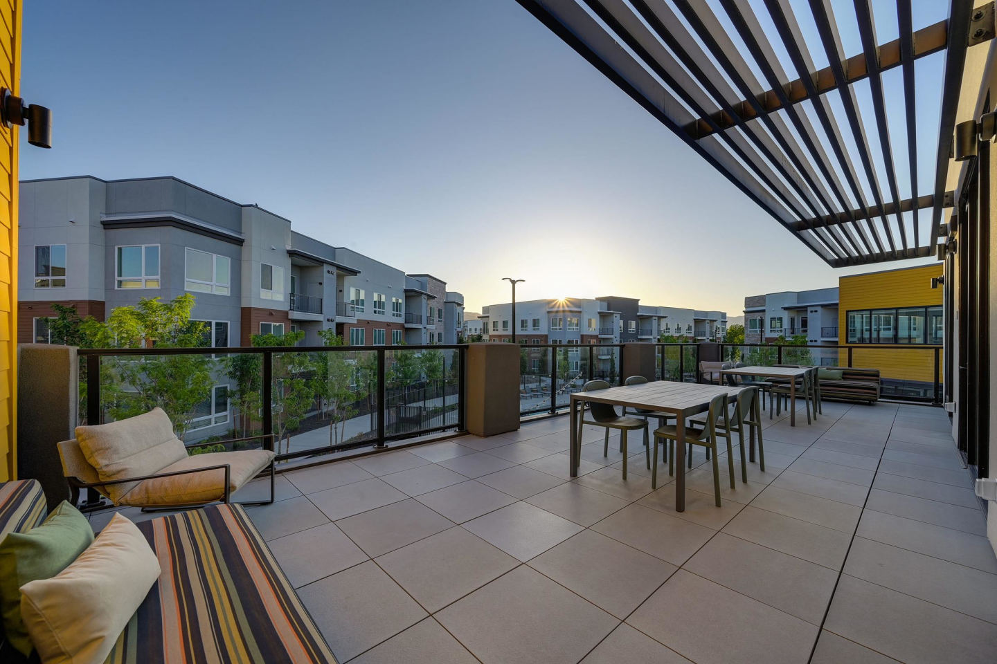 Halcyon Apartments Image 195