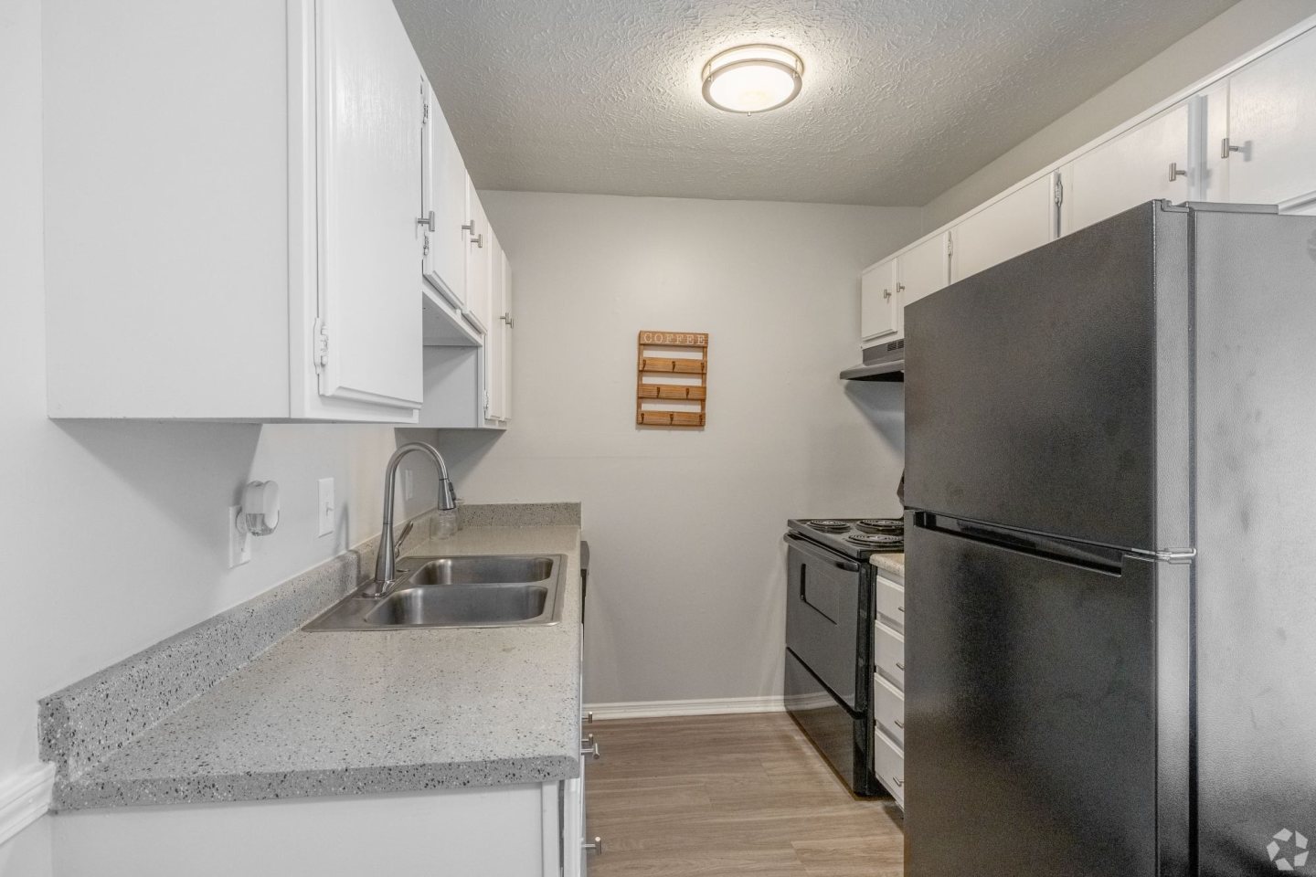 Glastonbury Woods Apartments Image 17