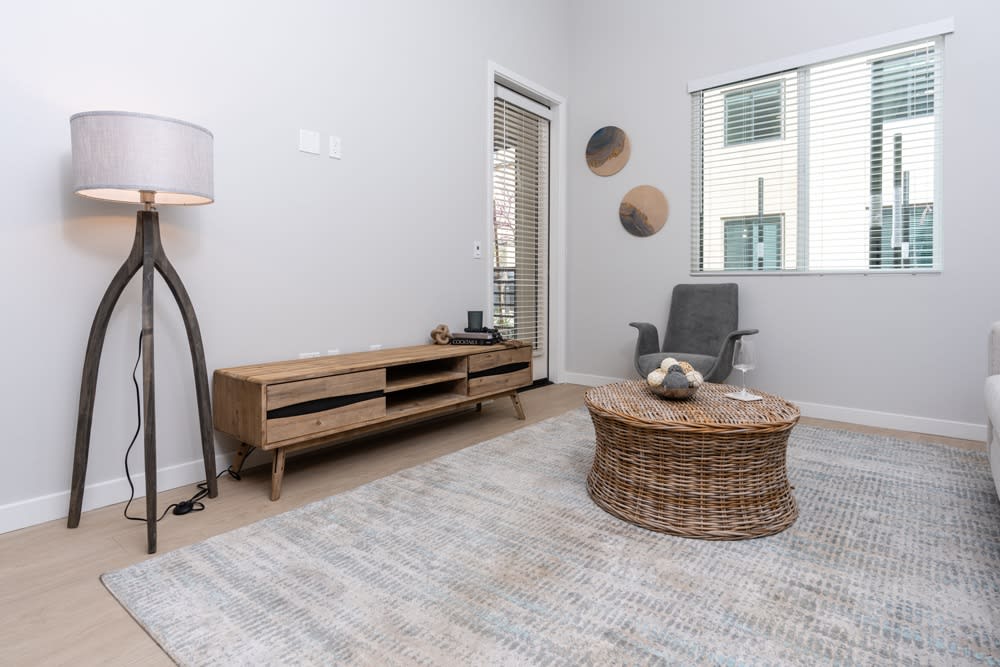 Downtown Ontario Luxury Apartments Image 14