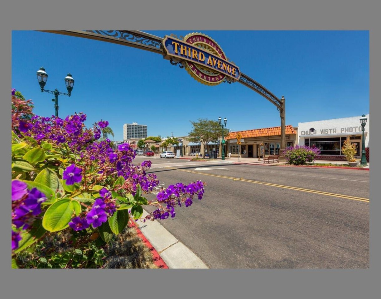 Elán Village Court Apartment Homes Image 1