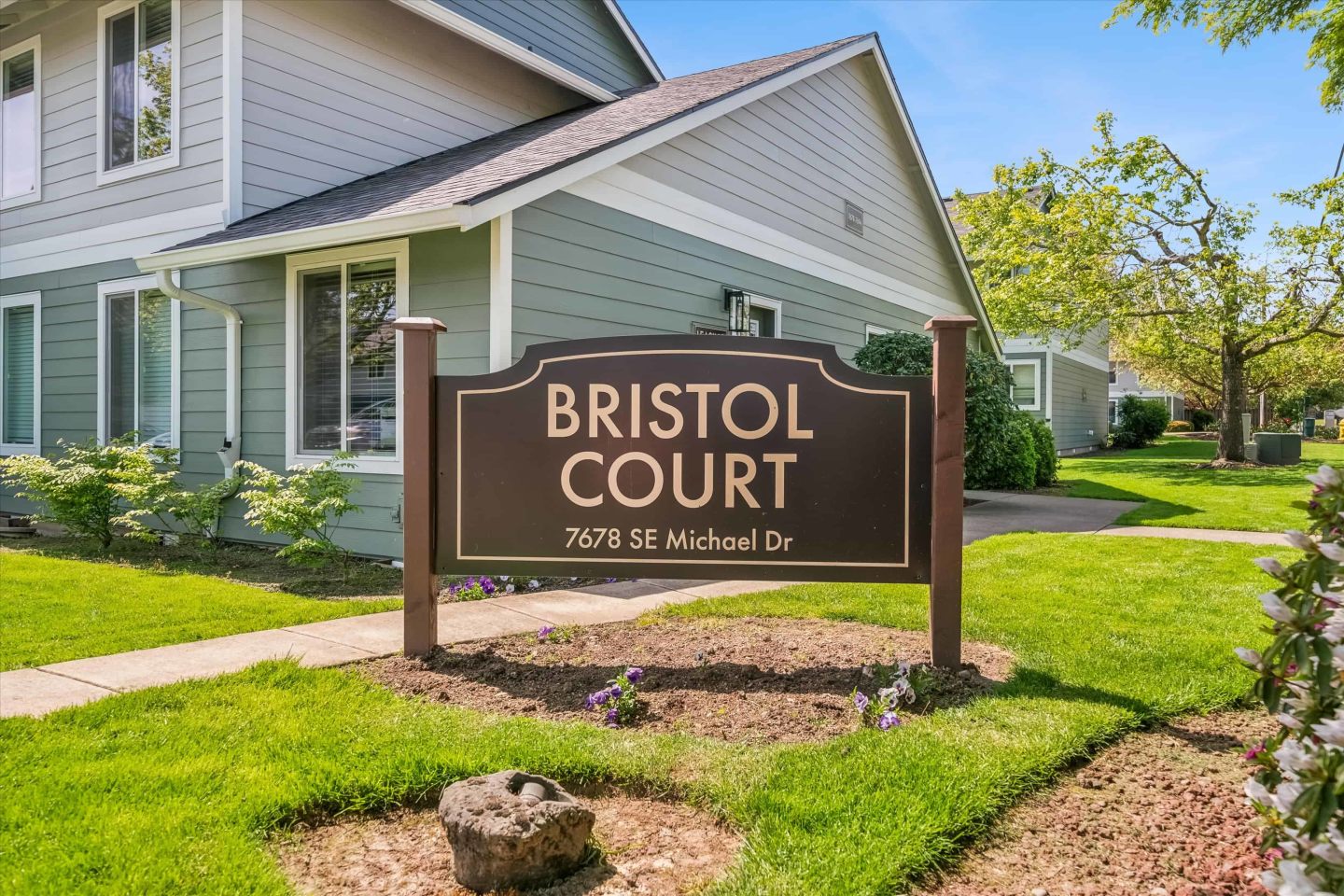Bristol Court Apartments Image 21