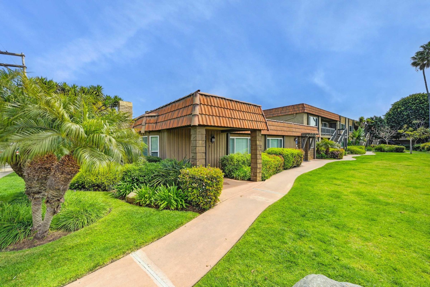 Coast Village Apartment Homes Image 10