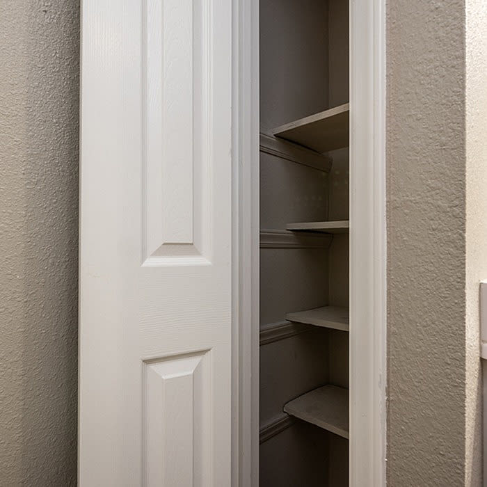 Central Pointe Apartment Homes Image 9