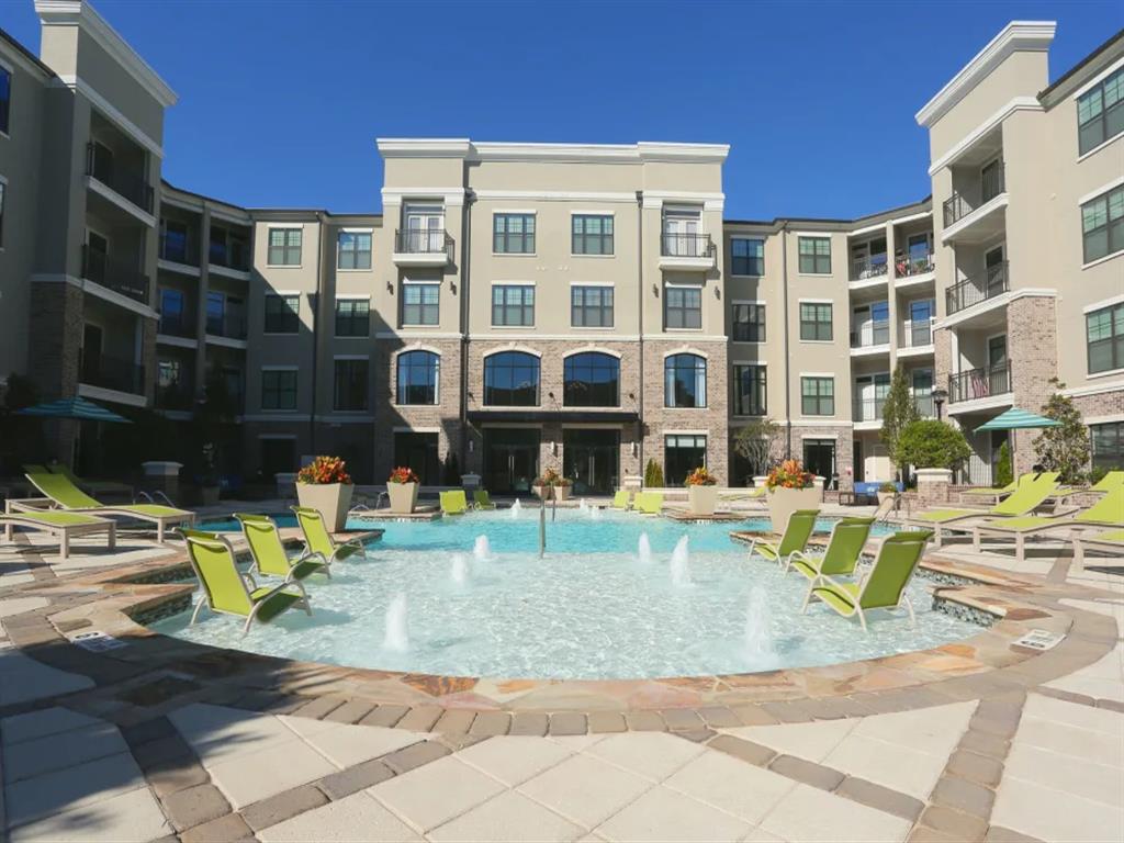 2370 Main at Sugarloaf Image 1