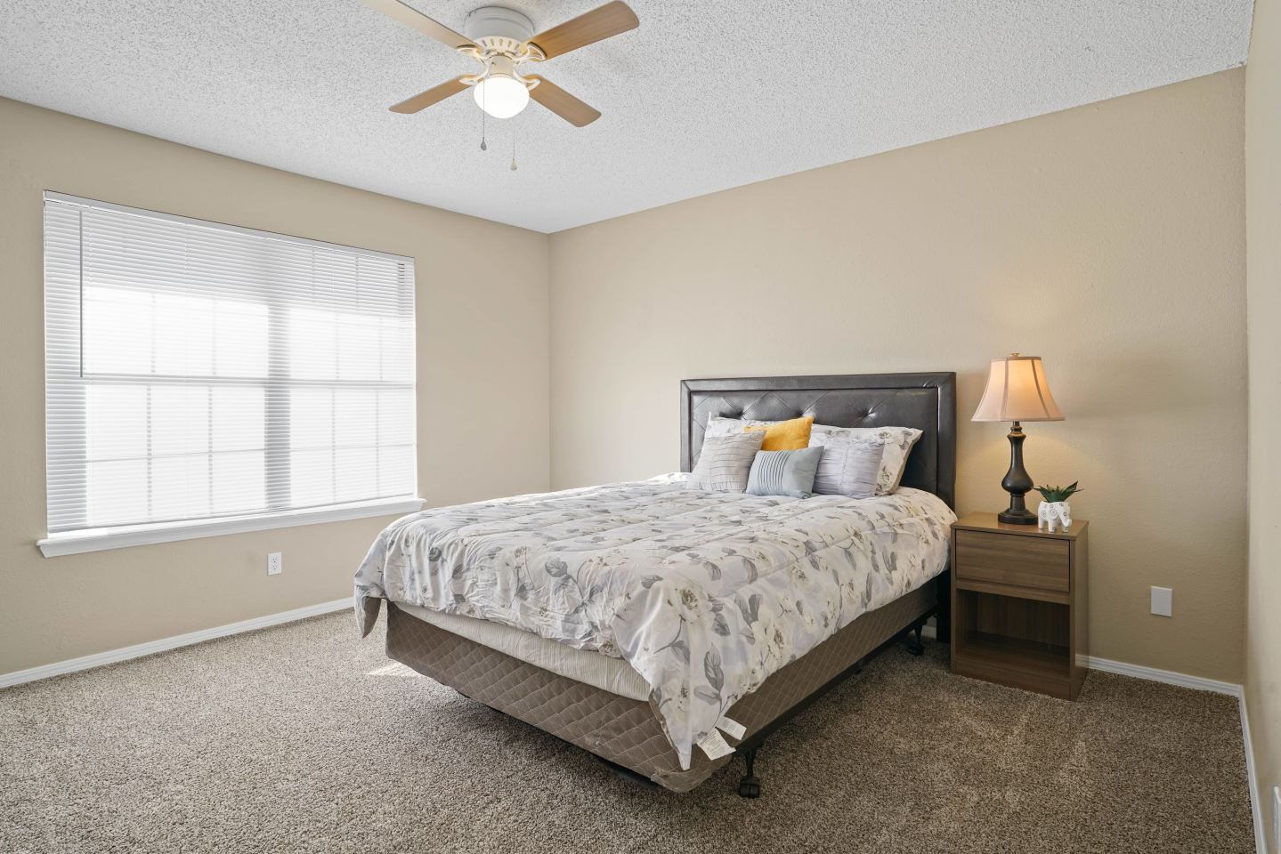 Diamond Crest Townhomes Image 24
