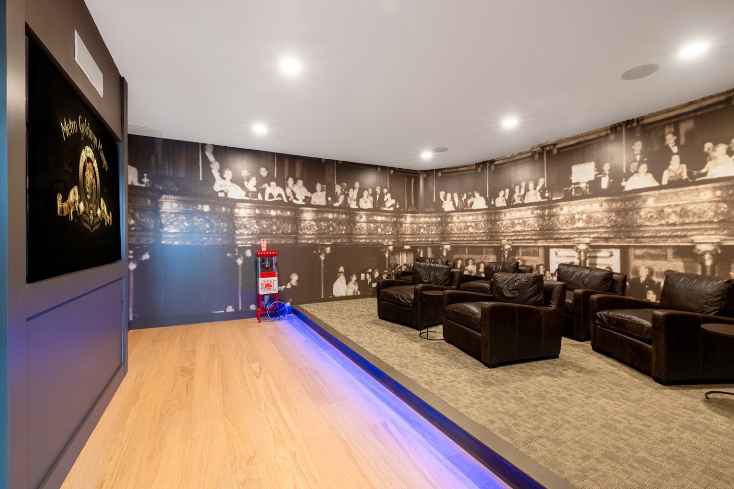 Kaufmann's Grand on Fifth Avenue Image 13