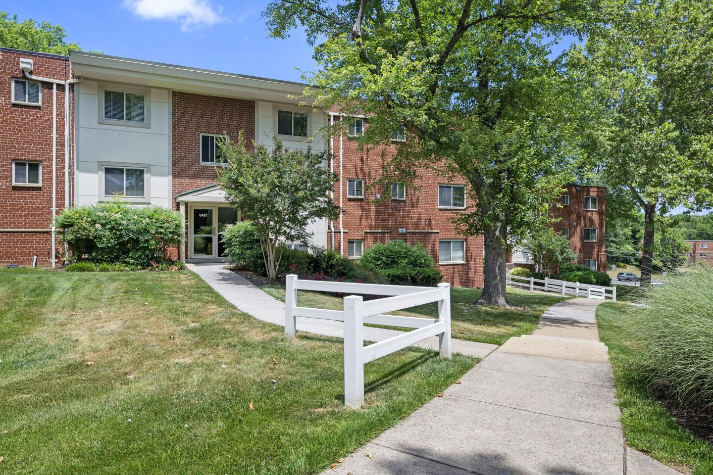 Bren Mar Apartments Image 8