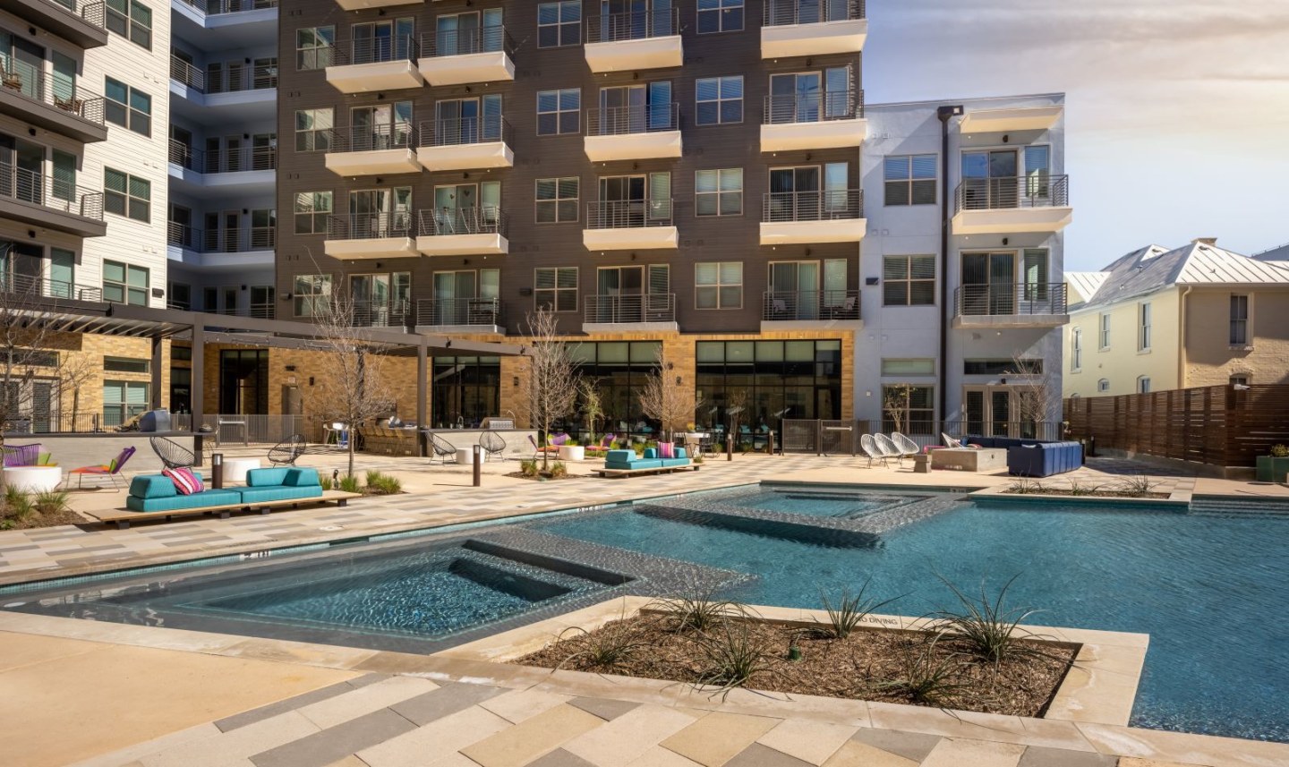 Heritage Plaza Image 17