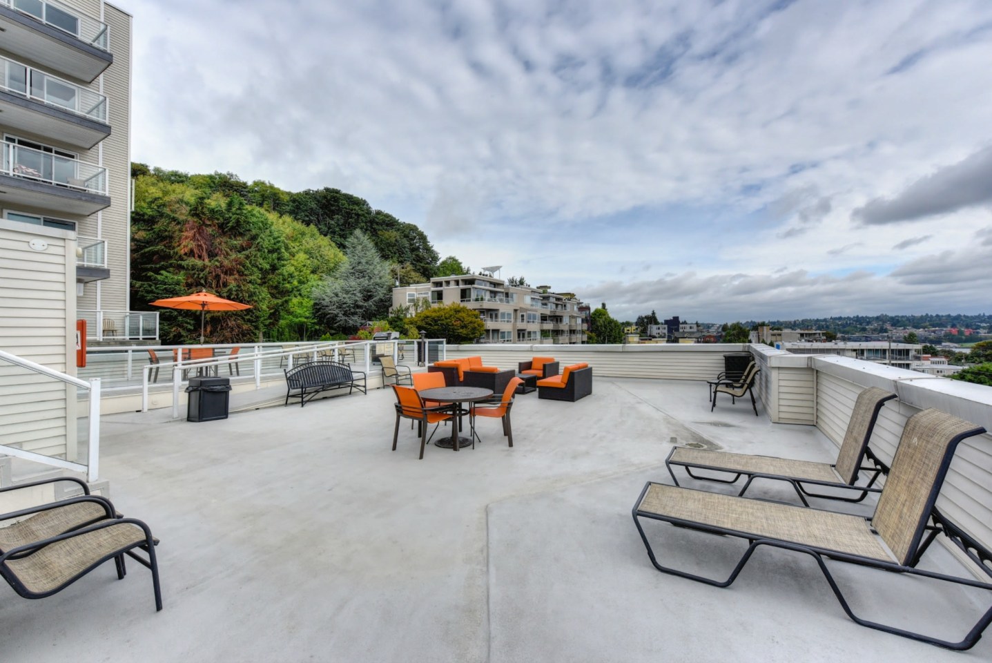 Summit at Lake Union Image 20