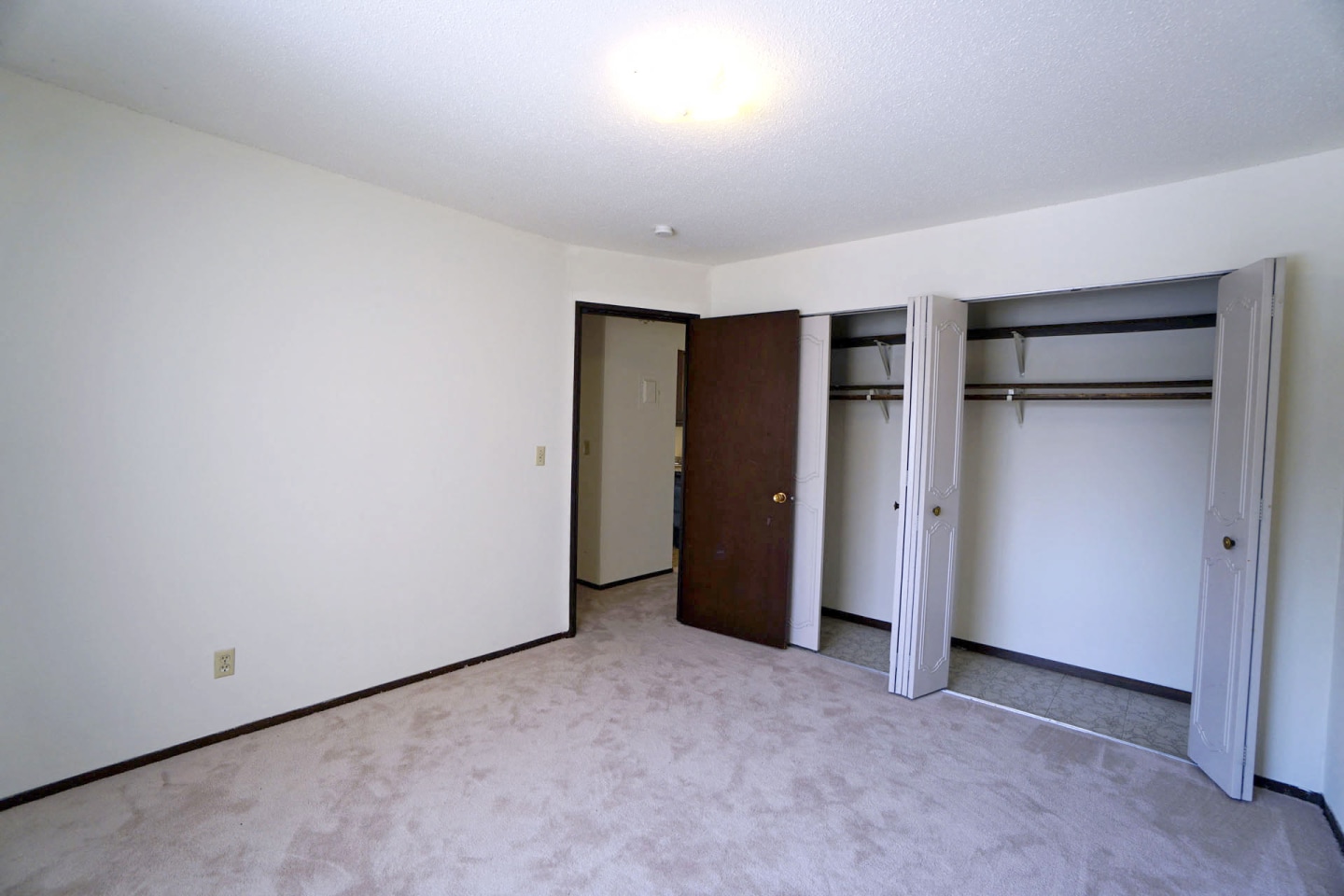 Victoria Flats Roseville Image 13