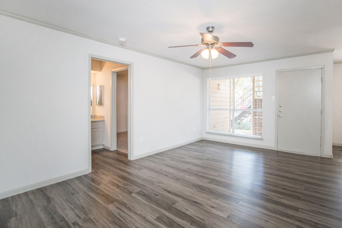 Elm Grove Image 17