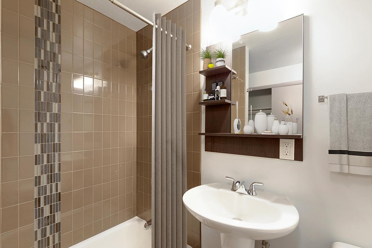 Altair Apartments Image 6