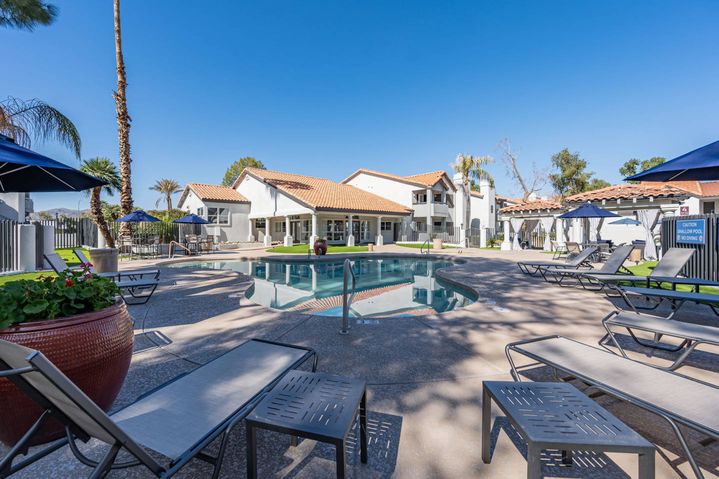 Pacific Bay Club Image 2