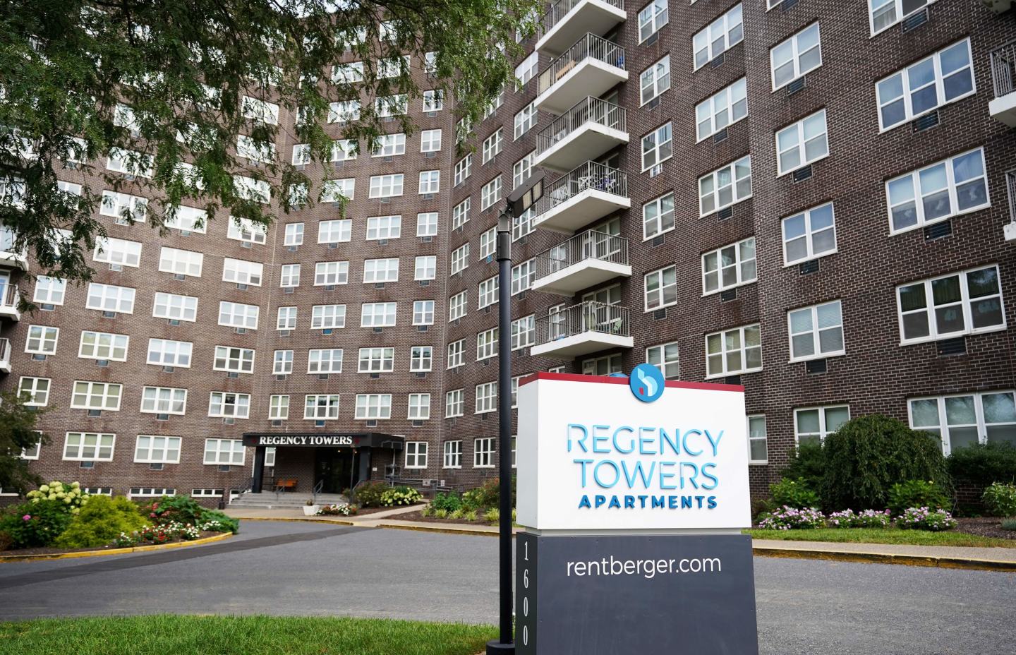 Regency Towers Image 9