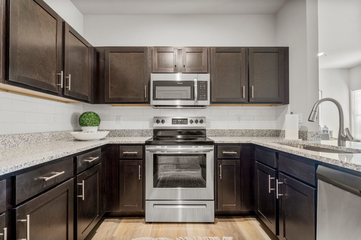 West 530 Image 3