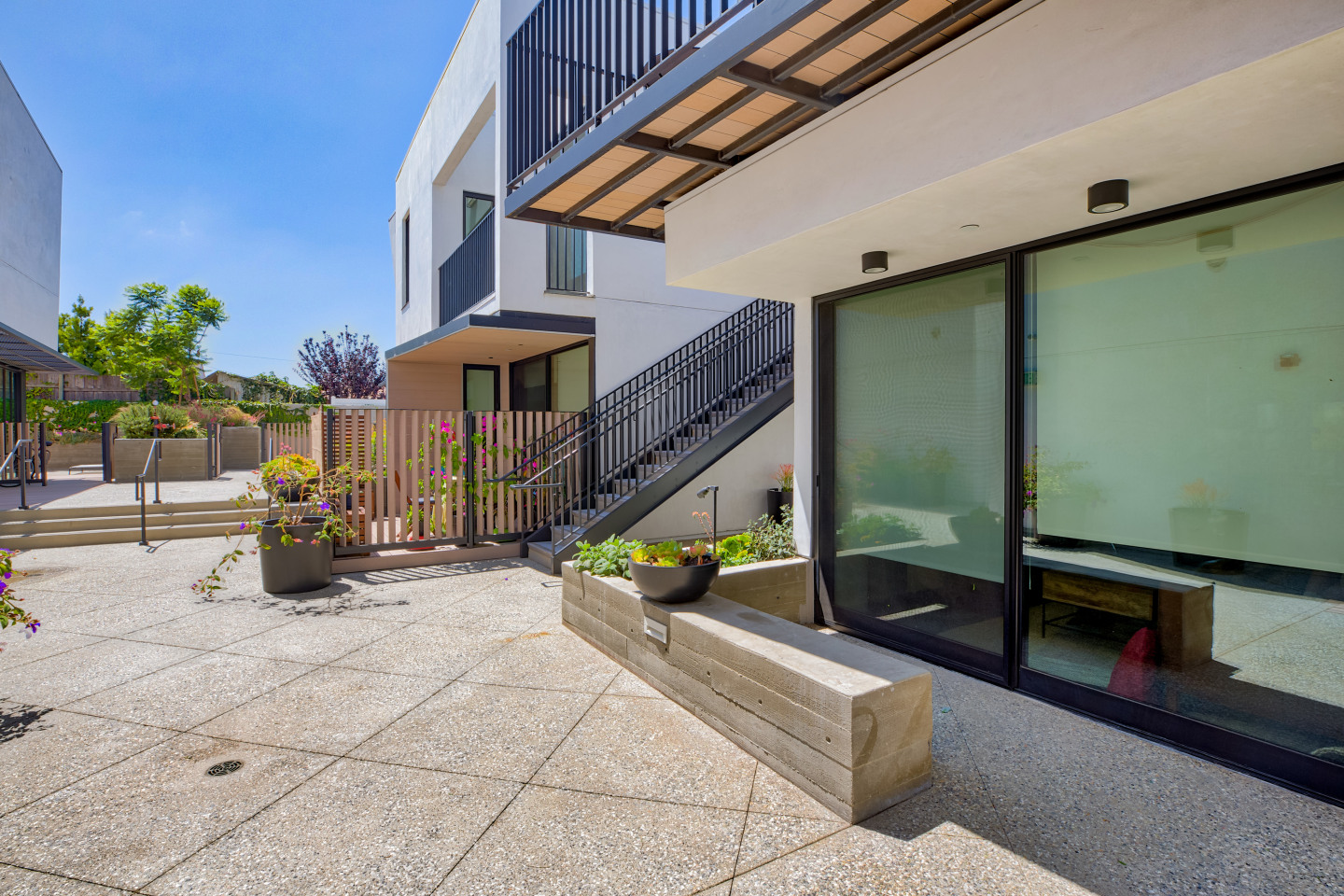 810 Ashland Image 11
