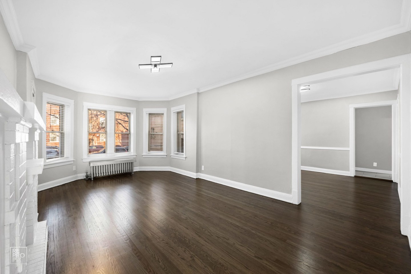 647 N Mayfield Ave Image 12