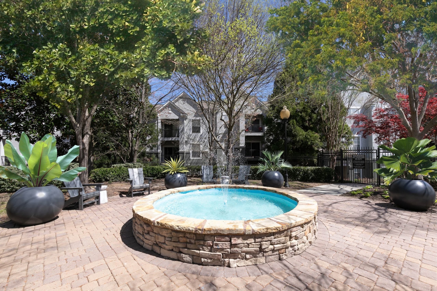Deerfield Village Apartments Image 17