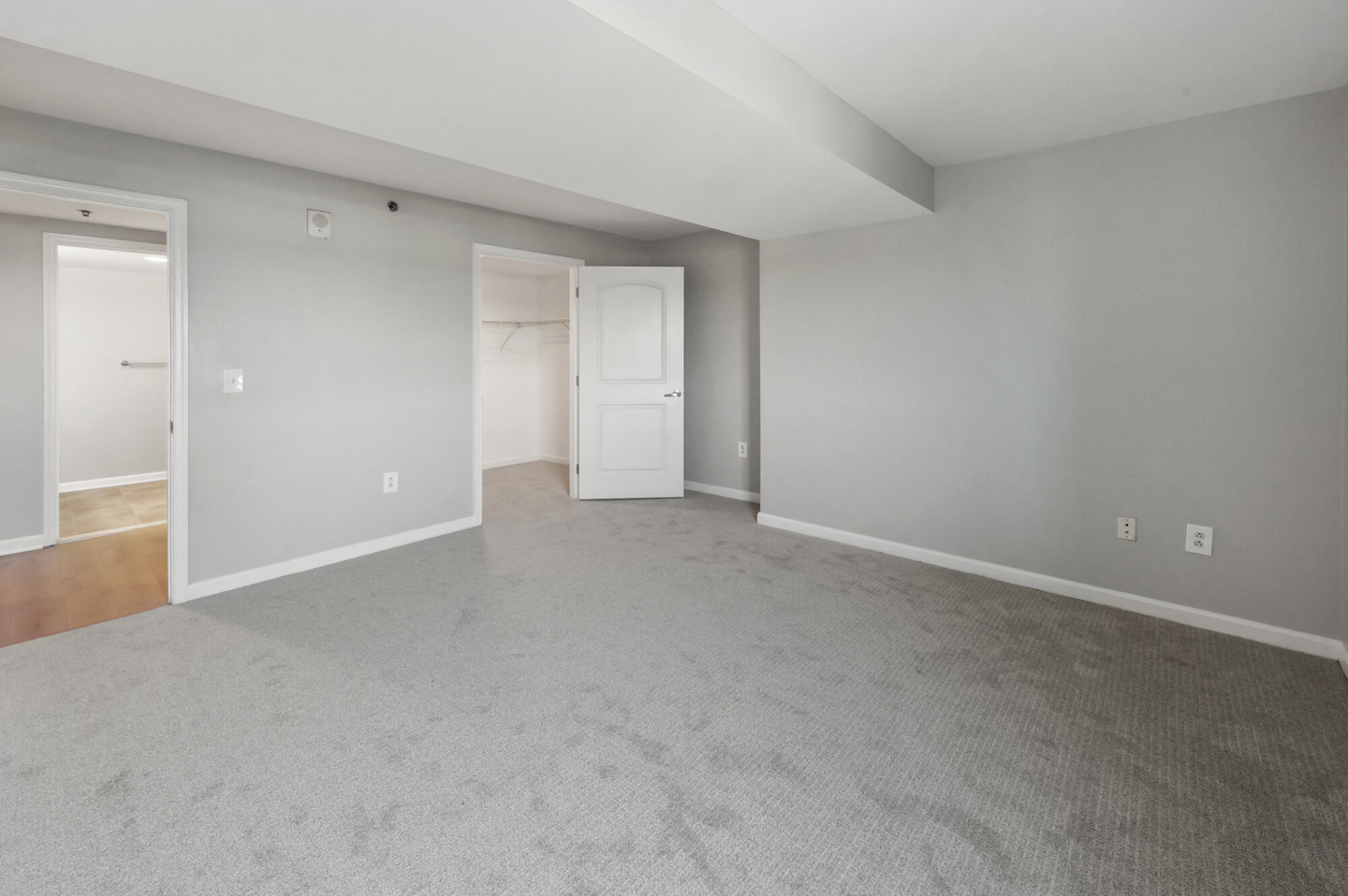 Cherry Hill Towers Image 32