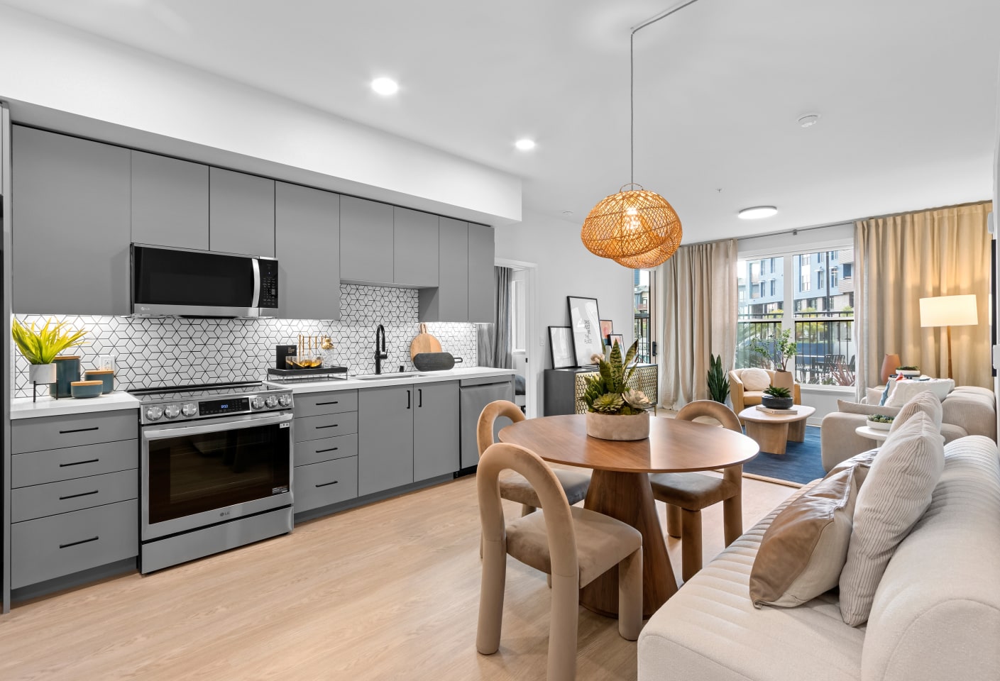 Sevens Luxury Apartment Image 1