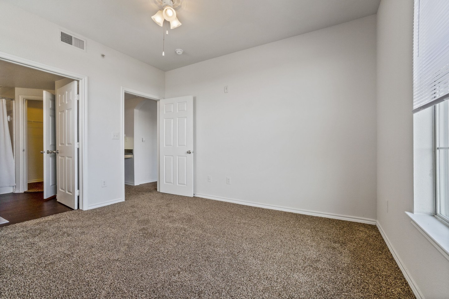 Blue Lake Villas Image 11