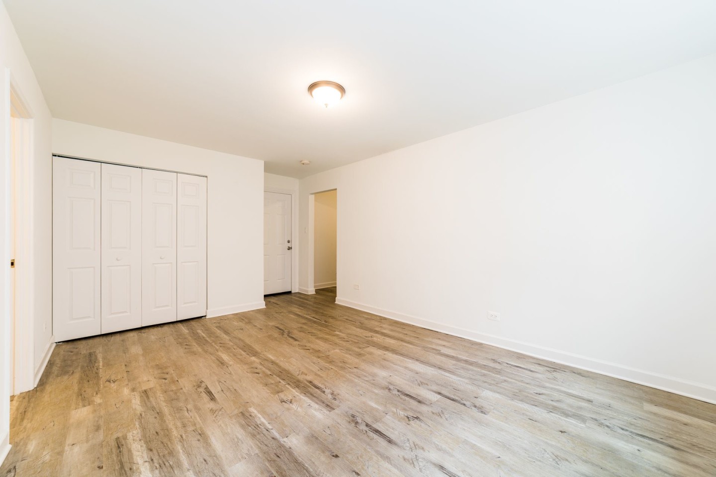 6211 N. Kenmore Image 9