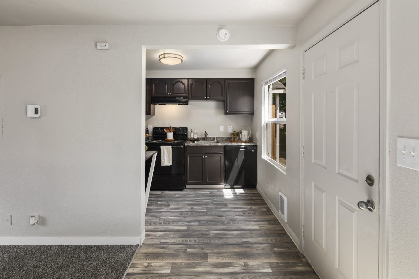 Pacific Walk Townhomes Image 23