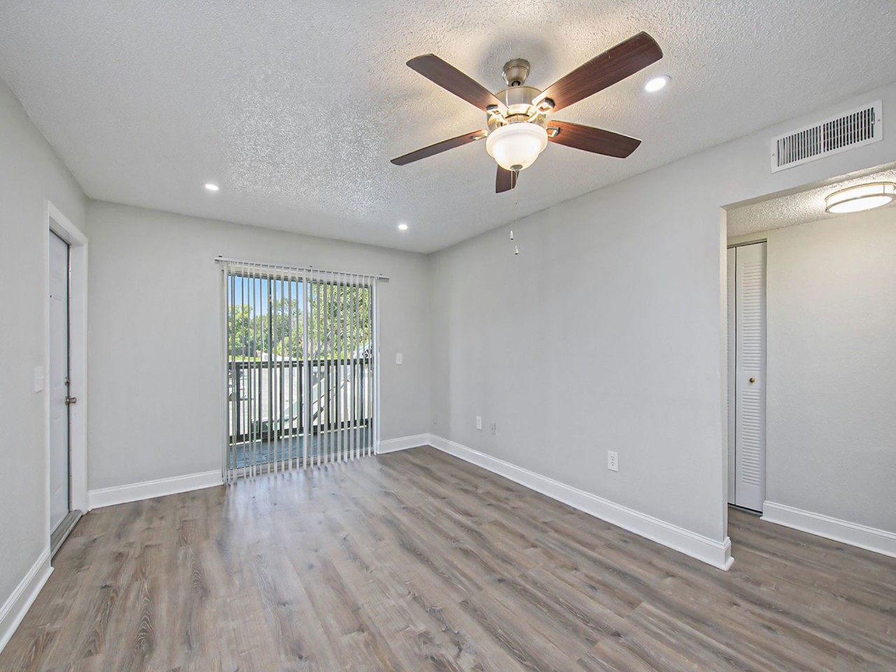 Altura Largo Apartments Image 21