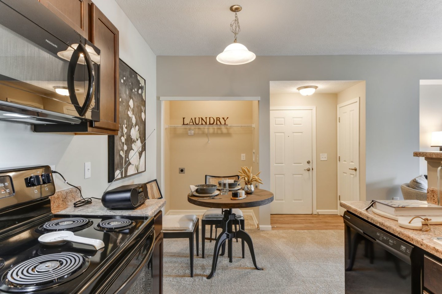 Austin Place Apartments Image 9