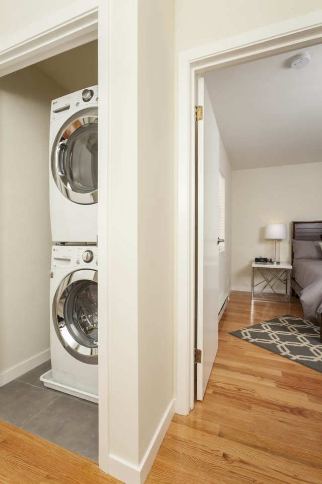 1064 DOLORES Image 7