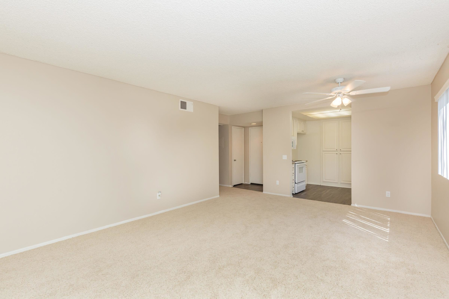 Emerald Court Apartment Homes Image 1