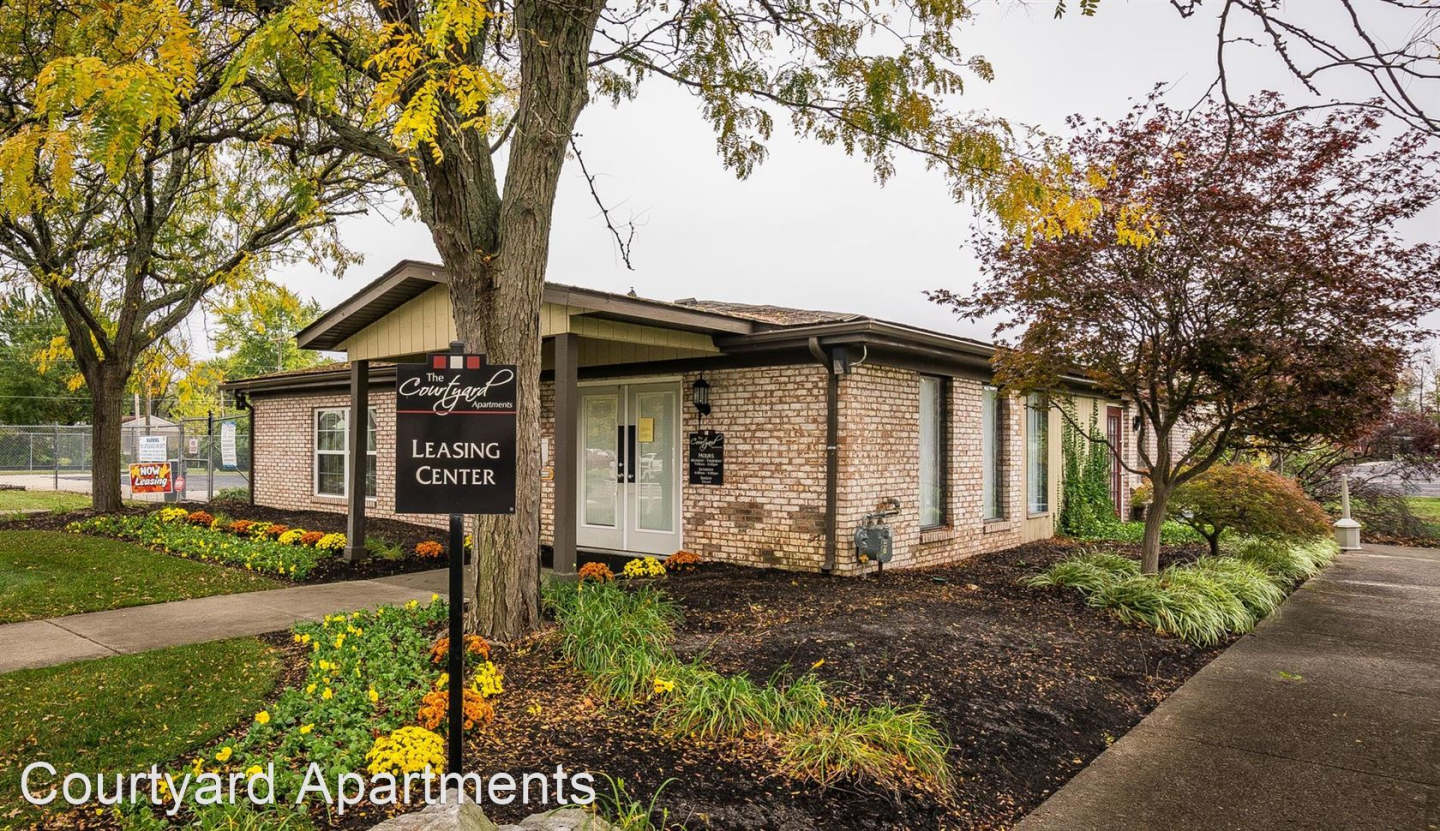 Courtyard Apartments Image 18