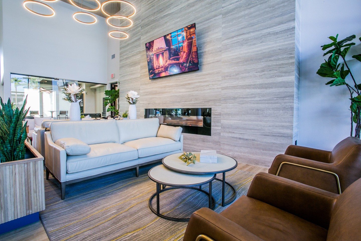 Lyric Apartments Image 1