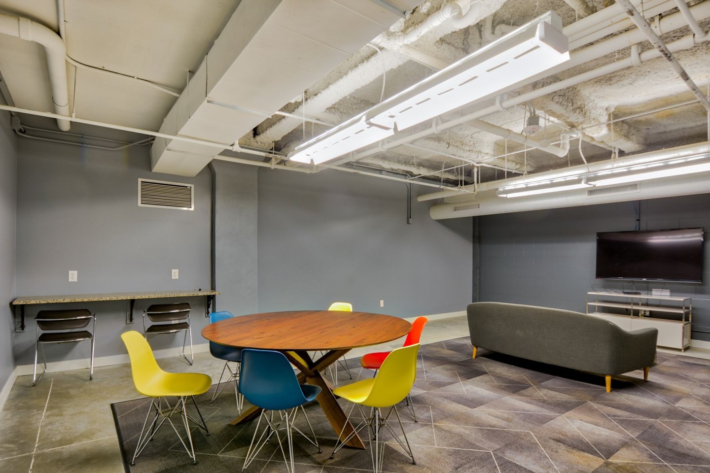 R & T Lofts Image 35